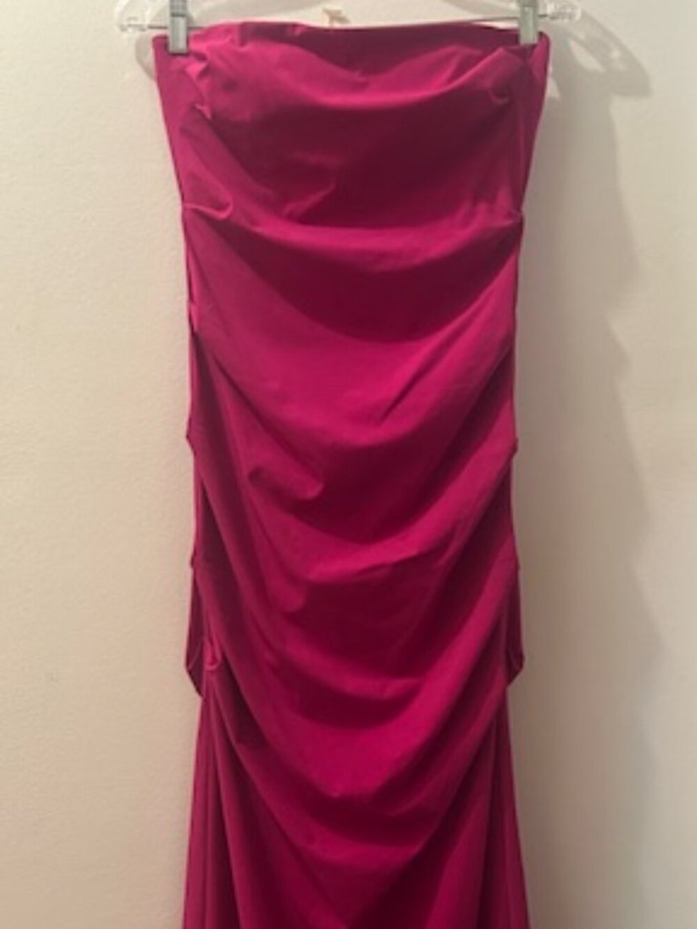 Nicole Miller Fitted Strapless Ruched  Sides Lush Raspberry Lined Back Zip Dress